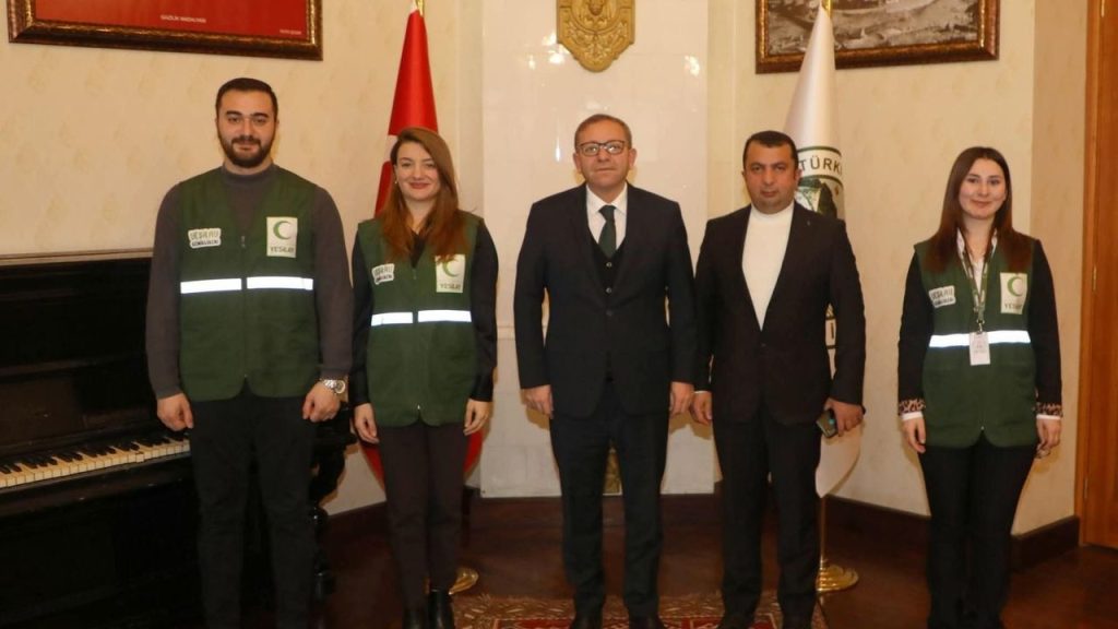 Kars Valisi Ziya Polat, “Kars Yeşilay Şubesini ve tüm ekibi kutluyorum” – Birlik Haber Ajansı