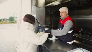 Üniversiteli gençler: “Soğuk havalarda içimiz ısınıyor” – Birlik Haber Ajansı