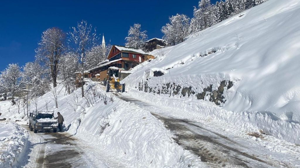 Rize’de 11 köy yolu kardan ulaşıma kapandı – Birlik Haber Ajansı