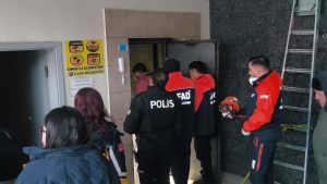 Kars’ta 2 gündür kayıp olan genç asansör boşluğunda ölü bulundu – Birlik Haber Ajansı